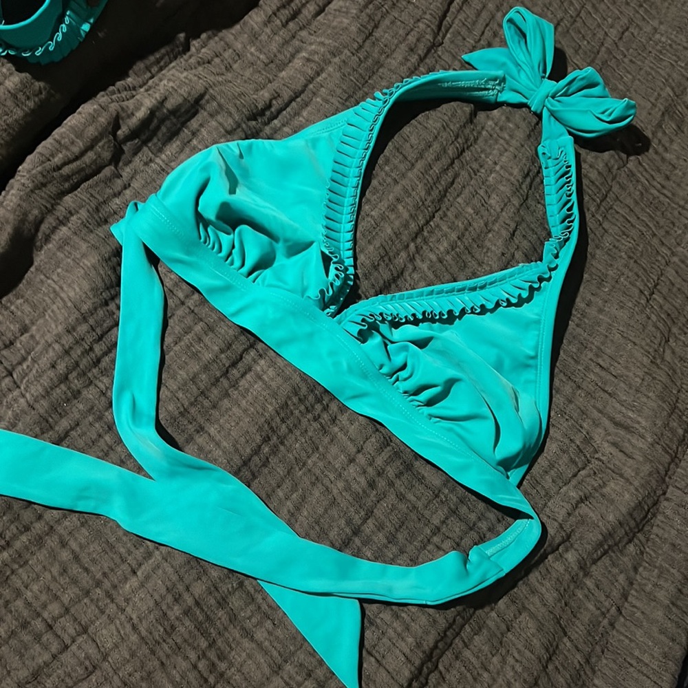 Converse Green Halter Ruffle Bikini Top M. Ties at neck and back.